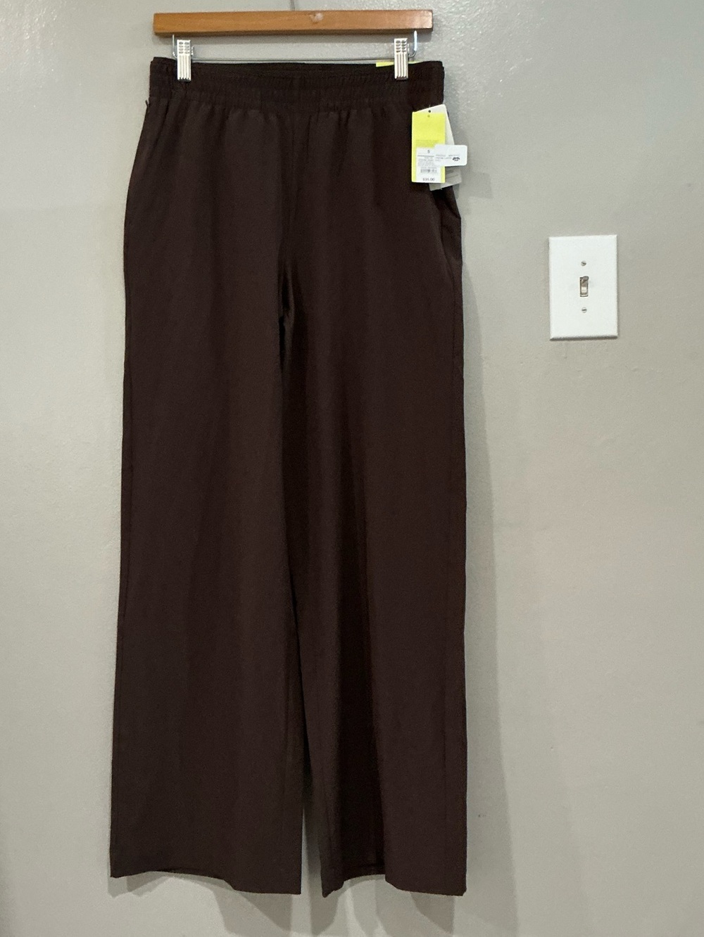 Women’s Mid Rise Wide Leg Travel Pants - Brown. S - Picture 6 of 16